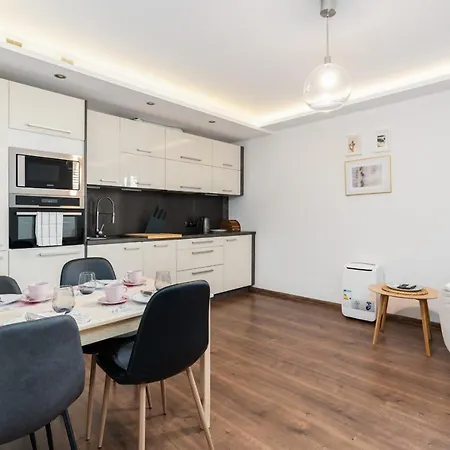 Apartment With Balcony Kosinskiego